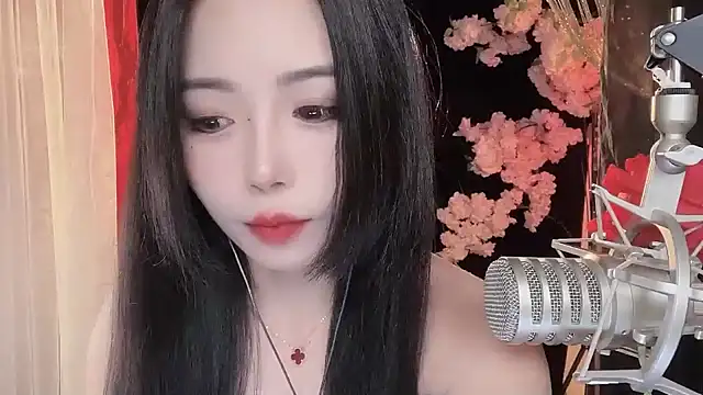 ying-love520 online show from February 15, 2025, 2:33 pm