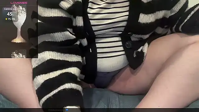 Teasingsarah online show from November 6, 2025, 3:24 pm