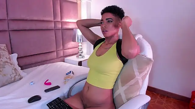 LuciaWallace online show from March 14, 2025, 12:54 am