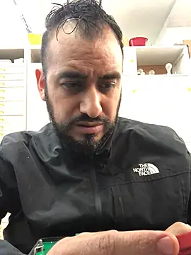 leonardohot1987 online show from March 30, 2026, 7:04 pm