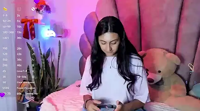 sweetfoxy 17 online show from February 2, 2025, 2:17 am