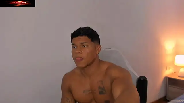 Snapshot of maxsteel177 chatting on February 9, 2025, 10:43 pm maxsteel177 online show from February 9, 2025, 10:43 pm