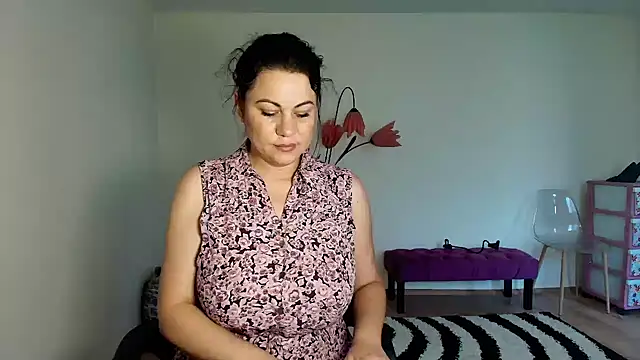 Snapshot of VixenVibesX chatting on June 18, 2026, 11:58 am VixenVibesX online show from June 18, 2026, 11:58 am