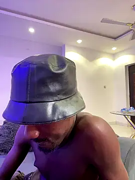 MylesBbc23 online show from November 6, 2025, 8:37 am