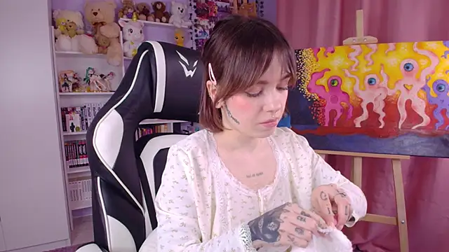 Snapshot of Catharsisi chatting on January 20, 2025, 4:01 pm Catharsisi online show from January 20, 2025, 4:01 pm