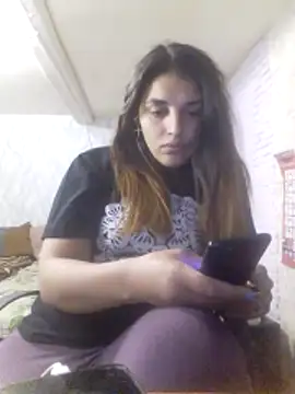 Snapshot of Rosanna_Rennie chatting on October 18, 2025, 8:37 am Rosanna Rennie online show from October 18, 2025, 8:37 am