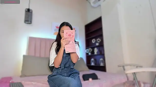 Snapshot of Kathe_slim chatting on May 2, 2026, 2:11 pm Kathe slim online show from May 2, 2026, 2:11 pm