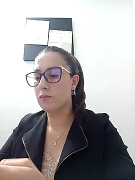 Snapshot of CHARLOTTE_1711 chatting on February 19, 2025, 12:25 am CHARLOTTE 1711 online show from February 19, 2025, 12:25 am