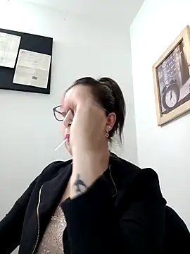 Snapshot of CHARLOTTE_1711 chatting on March 3, 2025, 11:35 pm CHARLOTTE 1711 online show from March 3, 2025, 11:35 pm