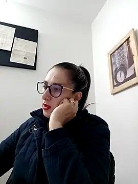 Snapshot of CHARLOTTE_1711 chatting on March 4, 2025, 11:43 pm CHARLOTTE 1711 online show from March 4, 2025, 11:43 pm