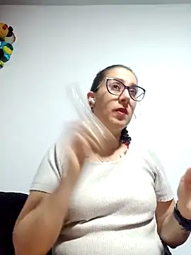 Snapshot of CHARLOTTE_1711 chatting on October 10, 2025, 3:16 am CHARLOTTE 1711 online show from October 10, 2025, 3:16 am