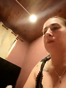 CHARLOTTE 1711 online show from April 25, 2026, 2:47 am