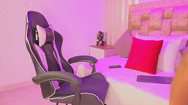 avis lara online show from March 25, 2026, 7:31 pm