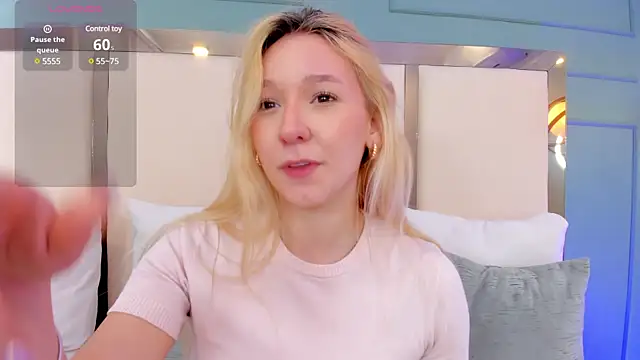 Snapshot of shatall_rouge chatting on February 6, 2025, 5:30 pm shatall rouge online show from February 6, 2025, 5:30 pm