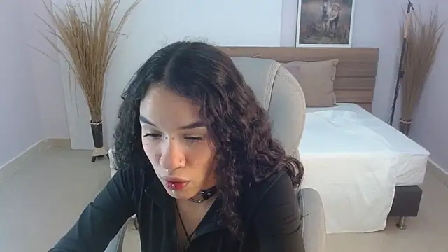 ilitzy cardona online show from May 13, 2026, 3:53 pm
