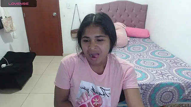 Snapshot of july-feria chatting on January 22, 2025, 10:48 pm july-feria online show from January 22, 2025, 10:48 pm