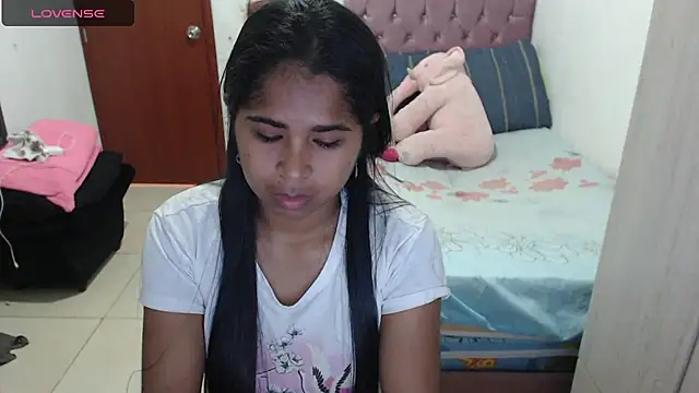 Snapshot of july-feria chatting on September 19, 2025, 5:24 pm july-feria online show from September 19, 2025, 5:24 pm