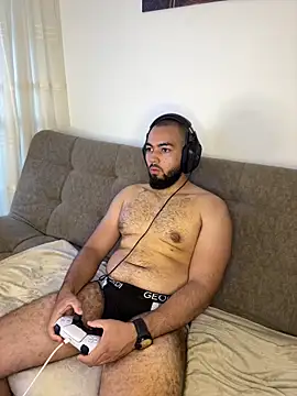 arturguy00 online show from February 5, 2026, 9:30 pm