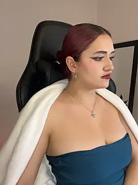 Snapshot of raven__white1 chatting on January 18, 2025, 12:13 am raven  white1 online show from January 18, 2025, 12:13 am