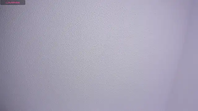 Snapshot of raven__white1 chatting on February 18, 2025, 1:43 am raven  white1 online show from February 18, 2025, 1:43 am