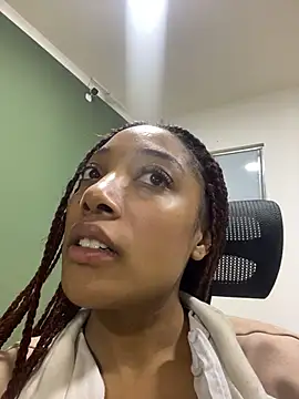 esmeralda-bk online show from March 11, 2026, 7:42 pm