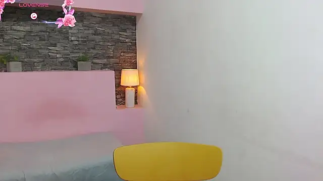 Snapshot of ScarletEmber3 chatting on February 13, 2025, 4:22 am ScarletEmber3 online show from February 13, 2025, 4:22 am