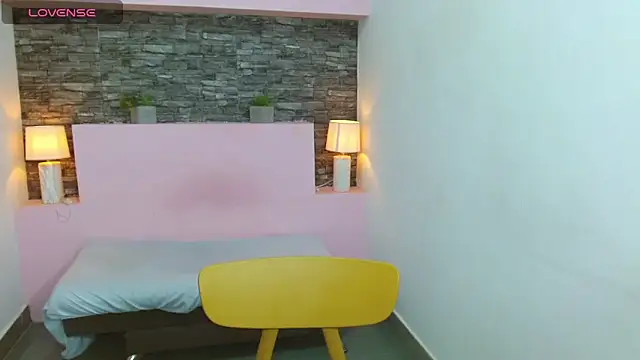 Snapshot of ScarletEmber3 chatting on February 25, 2025, 4:03 am ScarletEmber3 online show from February 25, 2025, 4:03 am