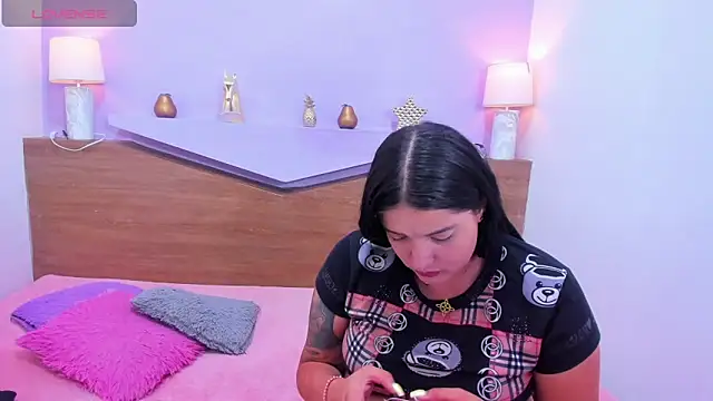 Snapshot of ScarletEmber3 chatting on October 9, 2025, 3:59 am ScarletEmber3 online show from October 9, 2025, 3:59 am