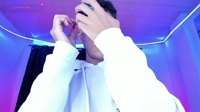 Ethan Boyy online show from April 10, 2026, 6:34 pm