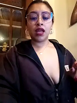 Snapshot of AnonymousGirl chatting on February 3, 2025, 11:26 pm AnonymousGirl online show from February 3, 2025, 11:26 pm