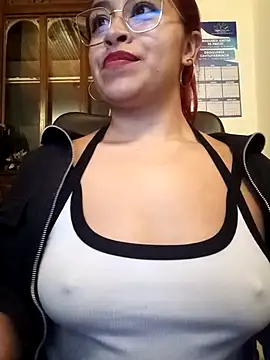 Snapshot of AnonymousGirl chatting on September 16, 2025, 12:44 am AnonymousGirl online show from September 16, 2025, 12:44 am