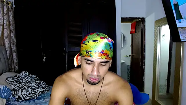 sweethoneytsx online show from February 20, 2026, 8:20 pm