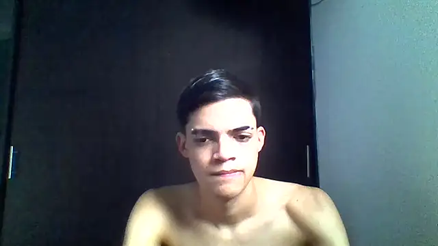 Latinos 2001 online show from May 17, 2026, 10:39 pm