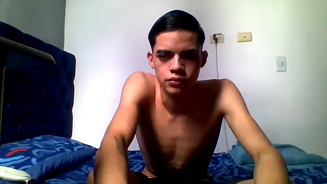 Latinos 2001 online show from May 23, 2026, 2:21 pm
