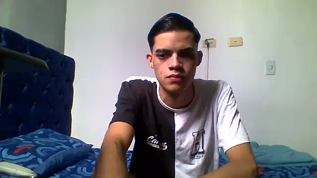 Latinos 2001 online show from May 30, 2026, 2:47 pm