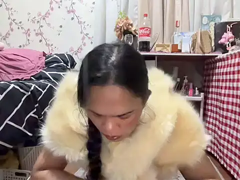 Snapshot of SophiaCourthaway chatting on October 8, 2025, 4:26 pm SophiaCourthaway online show from October 8, 2025, 4:26 pm