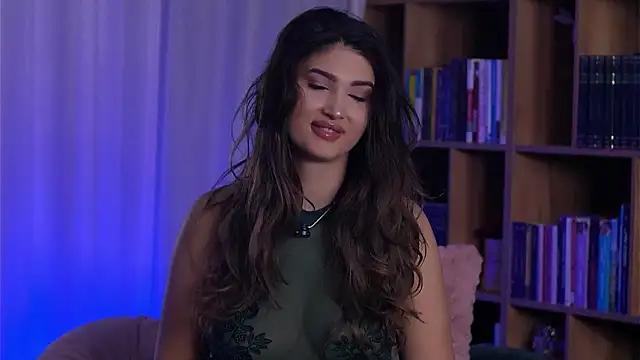 SarahPeach8 online show from March 14, 2026, 9:15 am