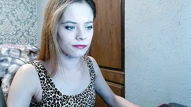 Snapshot of LauraBlan chatting on January 14, 2025, 8:26 pm LauraBlan online show from January 14, 2025, 8:26 pm