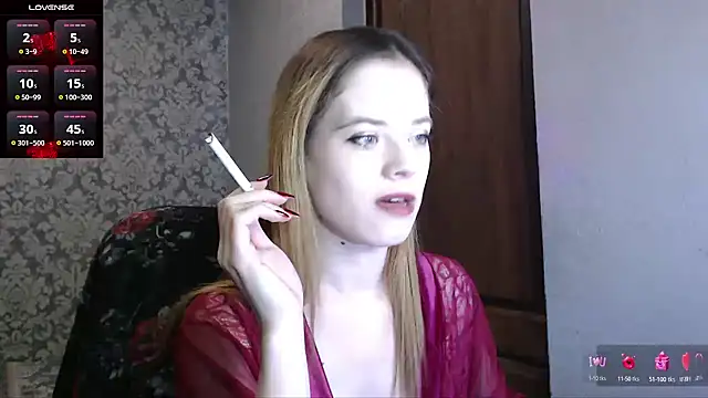 Snapshot of LauraBlan chatting on February 25, 2025, 8:09 pm LauraBlan online show from February 25, 2025, 8:09 pm