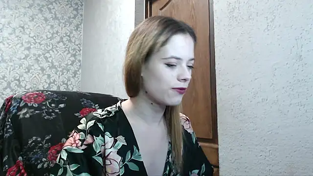 Snapshot of LauraBlan chatting on February 28, 2025, 8:18 pm LauraBlan online show from February 28, 2025, 8:18 pm