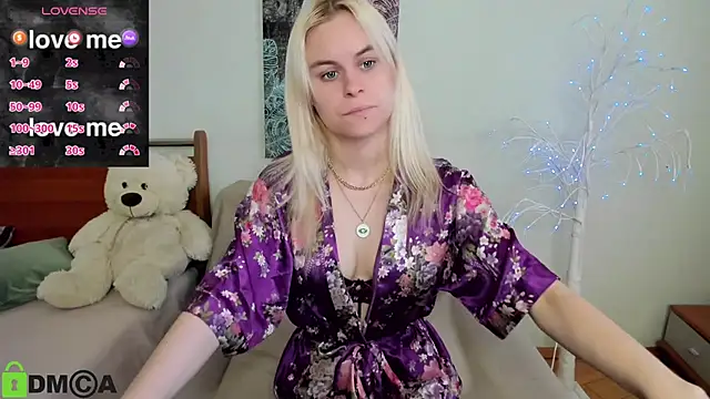 Snapshot of HillEva chatting on March 23, 2026, 8:40 am HillEva online show from March 23, 2026, 8:40 am