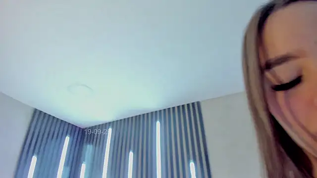 Snapshot of Stefanyduque1 chatting on September 19, 2025, 3:13 pm Stefanyduque1 online show from September 19, 2025, 3:13 pm