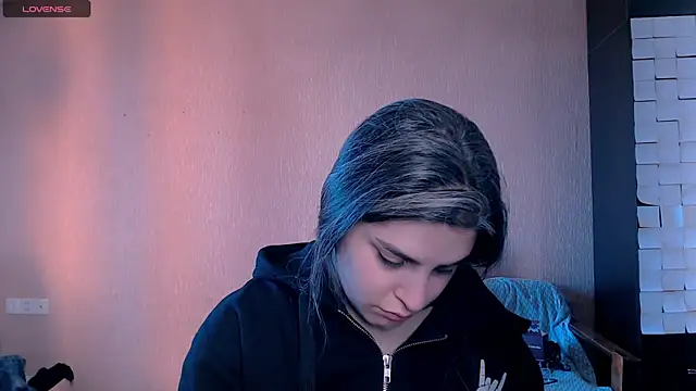  Roselina  online show from October 11, 2025, 12:47 pm