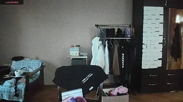  Roselina  online show from June 28, 2026, 4:46 pm