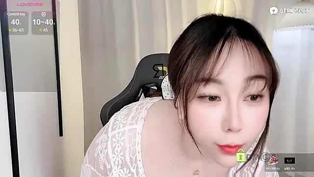 Snapshot of Alano-01 chatting on March 18, 2025, 11:30 am Alano-01 online show from March 18, 2025, 11:30 am