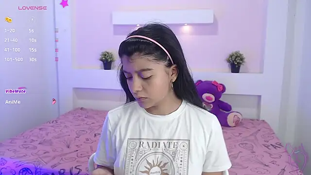 IslaBlaze online show from February 25, 2025, 12:13 pm