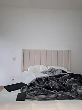 IslaBlaze online show from October 17, 2025, 12:08 pm