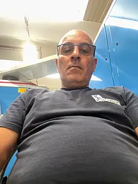 Snapshot of sempreilmio2 chatting on September 9, 2025, 10:48 am sempreilmio2 online show from September 9, 2025, 10:48 am