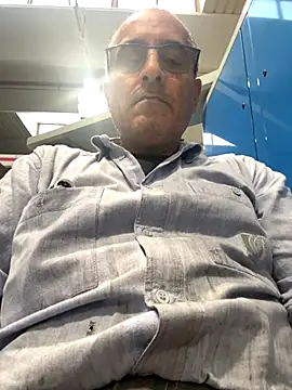 Snapshot of sempreilmio2 chatting on October 2, 2025, 10:33 am sempreilmio2 online show from October 2, 2025, 10:33 am