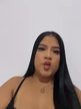 Snapshot of Cinnamon-Dirty chatting on December 13, 2025, 10:15 pm Cinnamon-Dirty online show from December 13, 2025, 10:15 pm